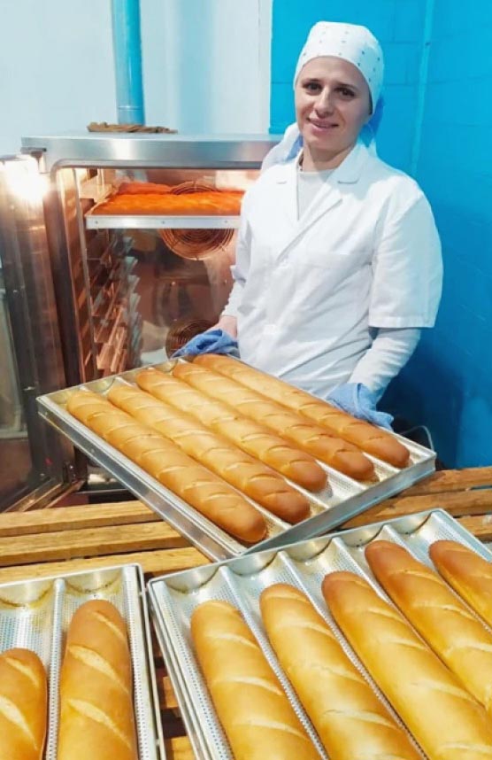Хліб від «Бугринського пекаря» вже встигли полюбити місцеві жителі. Фото надав автор